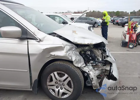 2005 Honda Odyssey Touring z USA, uszkodzony, nr VIN 5FNRL38865B087647